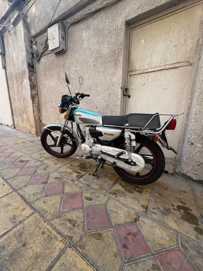 پرواز ۲۰۰ cg|موتورسیکلت|تهران, میدان ولیعصر|دیوار