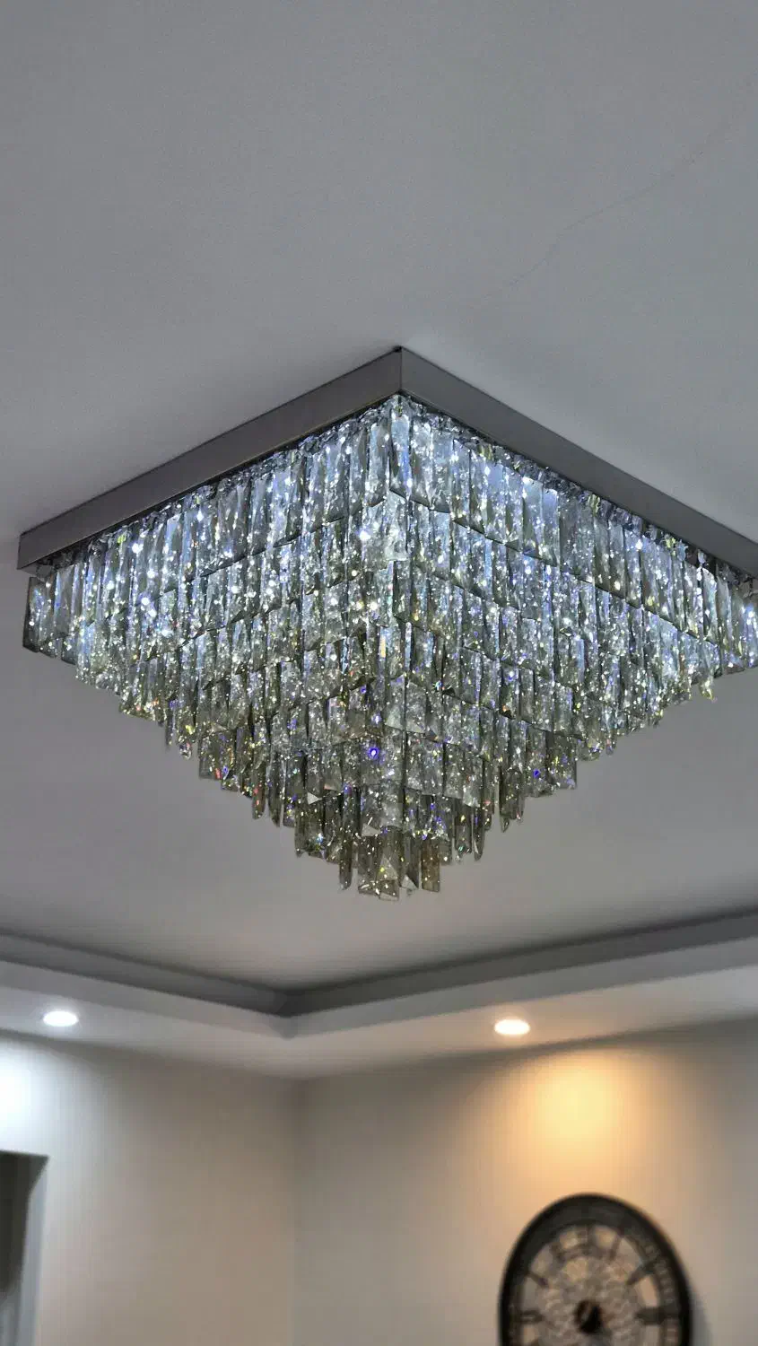 نگین منزل ، لوستر با کریستال چک در حد نو|لوستر و چراغ آویز|تهران, مجیدآباد|دیوار