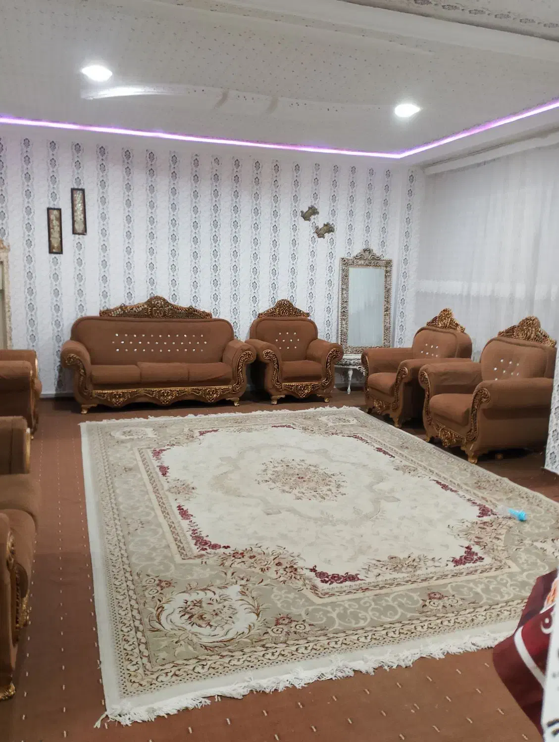 مبلمان 9 نفره فقط 6 مقطوع|مبلمان خانگی و میز عسلی|ایلام, |دیوار