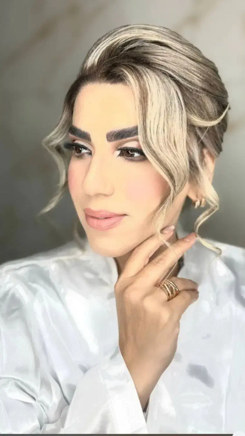 تخفیف یلدایی میکاپ شنیون،میکروابرو،تتو،ژل،بوتاکس|آرایشگاه و سالن‌های زیبایی|ورامین, ورامین|دیوار