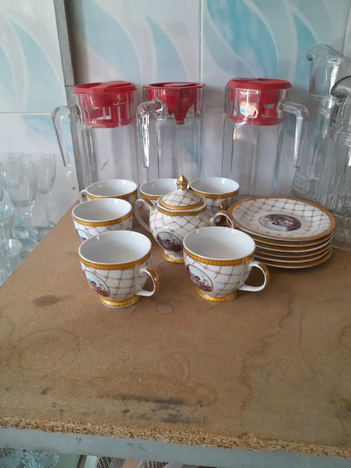 پارچ تک وفنجان قدیمی|ظروف سرو و پذیرایی|نیشابور, خط کاشمر|دیوار