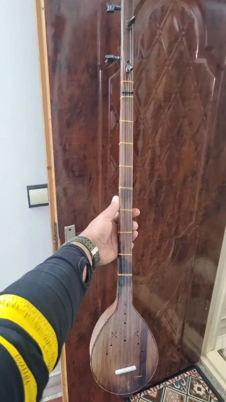 سه تار نو|سازهای سنتی|مشهد, طلاب|دیوار