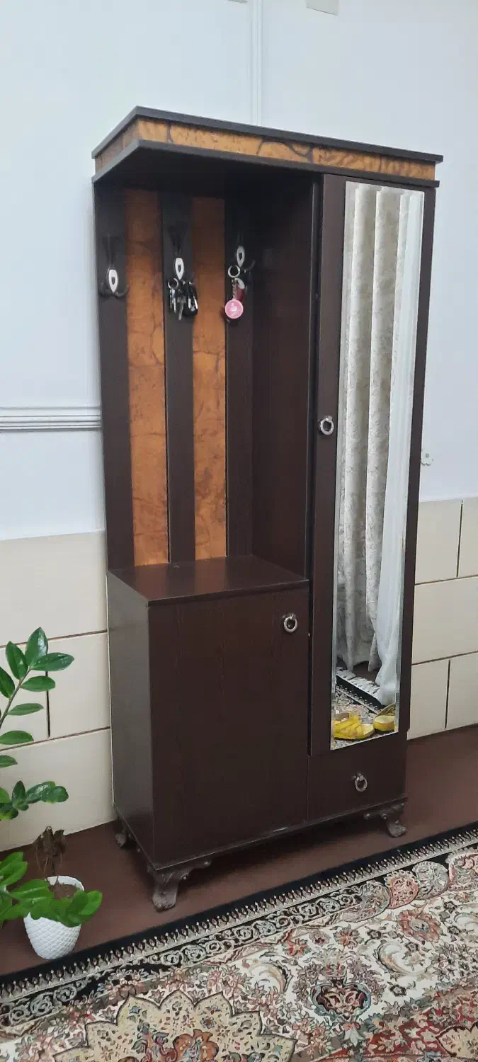 ست جاکفشی وبوفه|جاکفشی، کمد، دراور|شیراز, کوشک میدان|دیوار