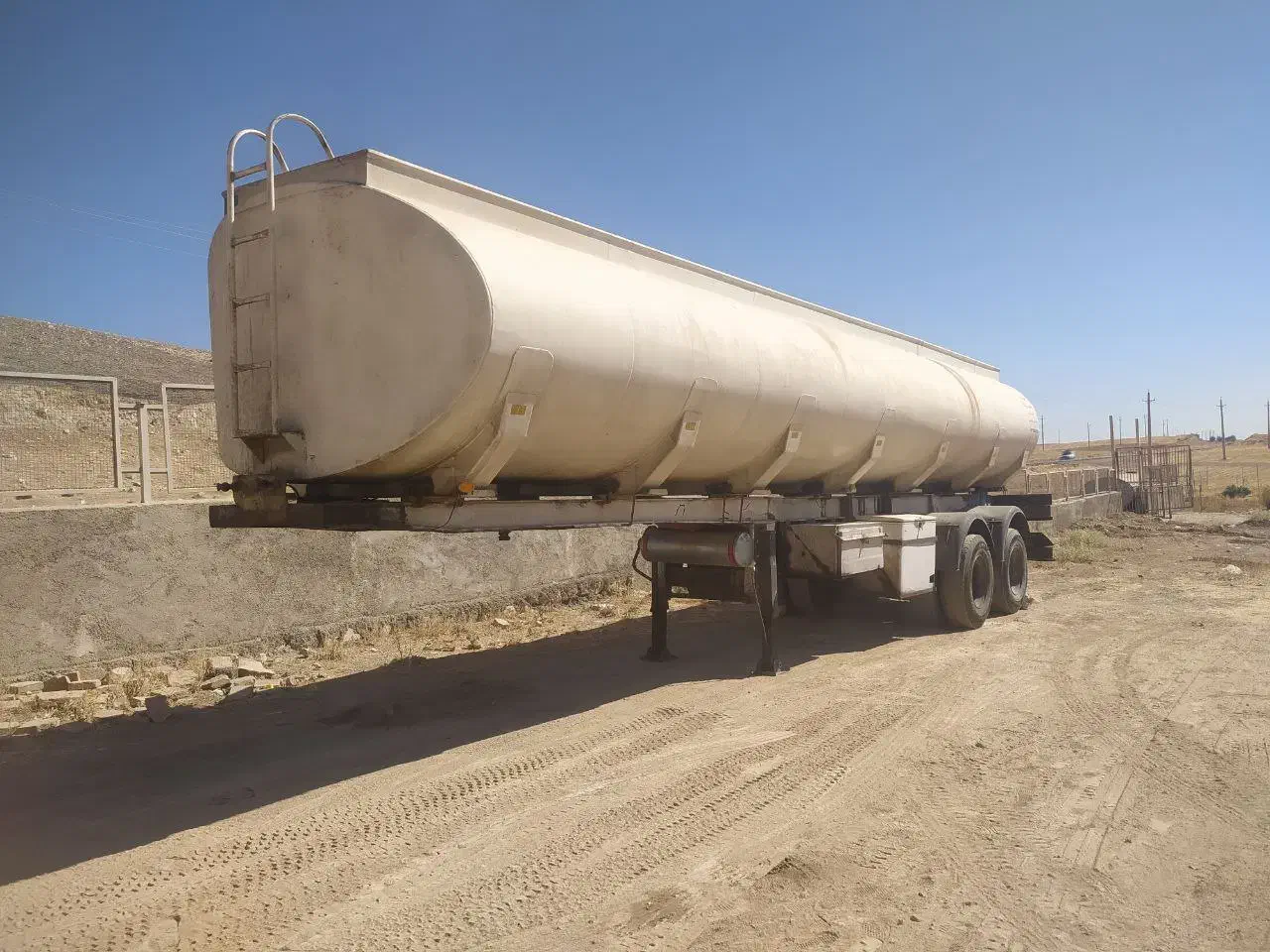 تانکر دومحور ۳۴/۵ اجاره ای|قطعات یدکی و لوازم جانبی|کرمانشاه, |دیوار