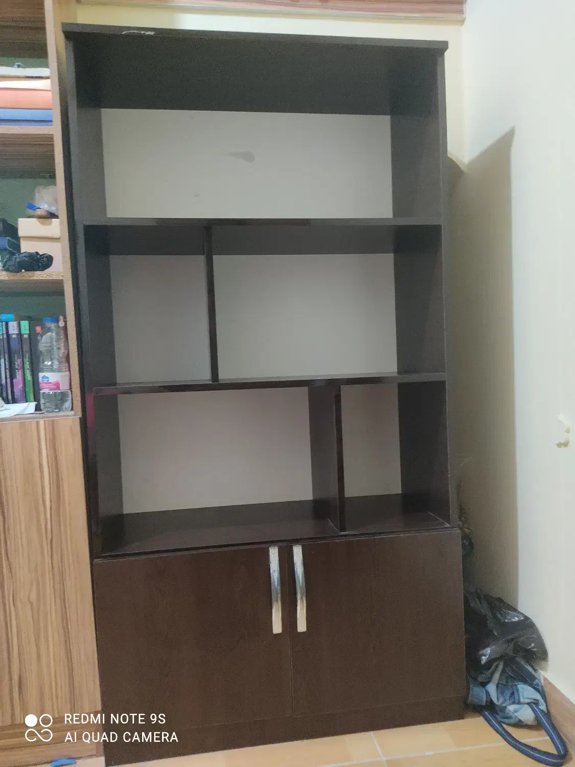 کتابخانه|کتابخانه، شلف، قفسه‌های دیواری|رشت, شهرک آیت الله منتظری|دیوار