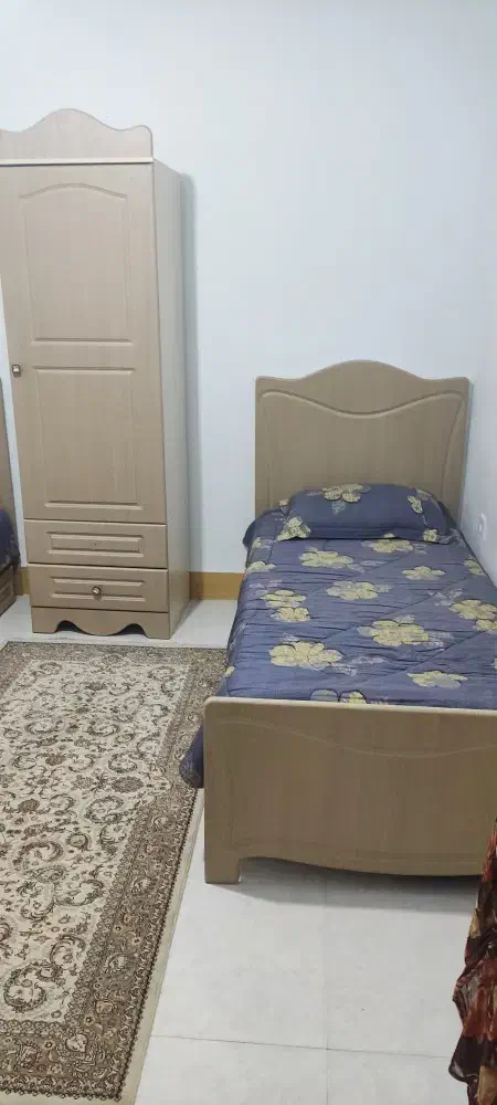 یک سرویس تخت وکمد نوجوان|تخت و سرویس خواب|تاکستان, |دیوار