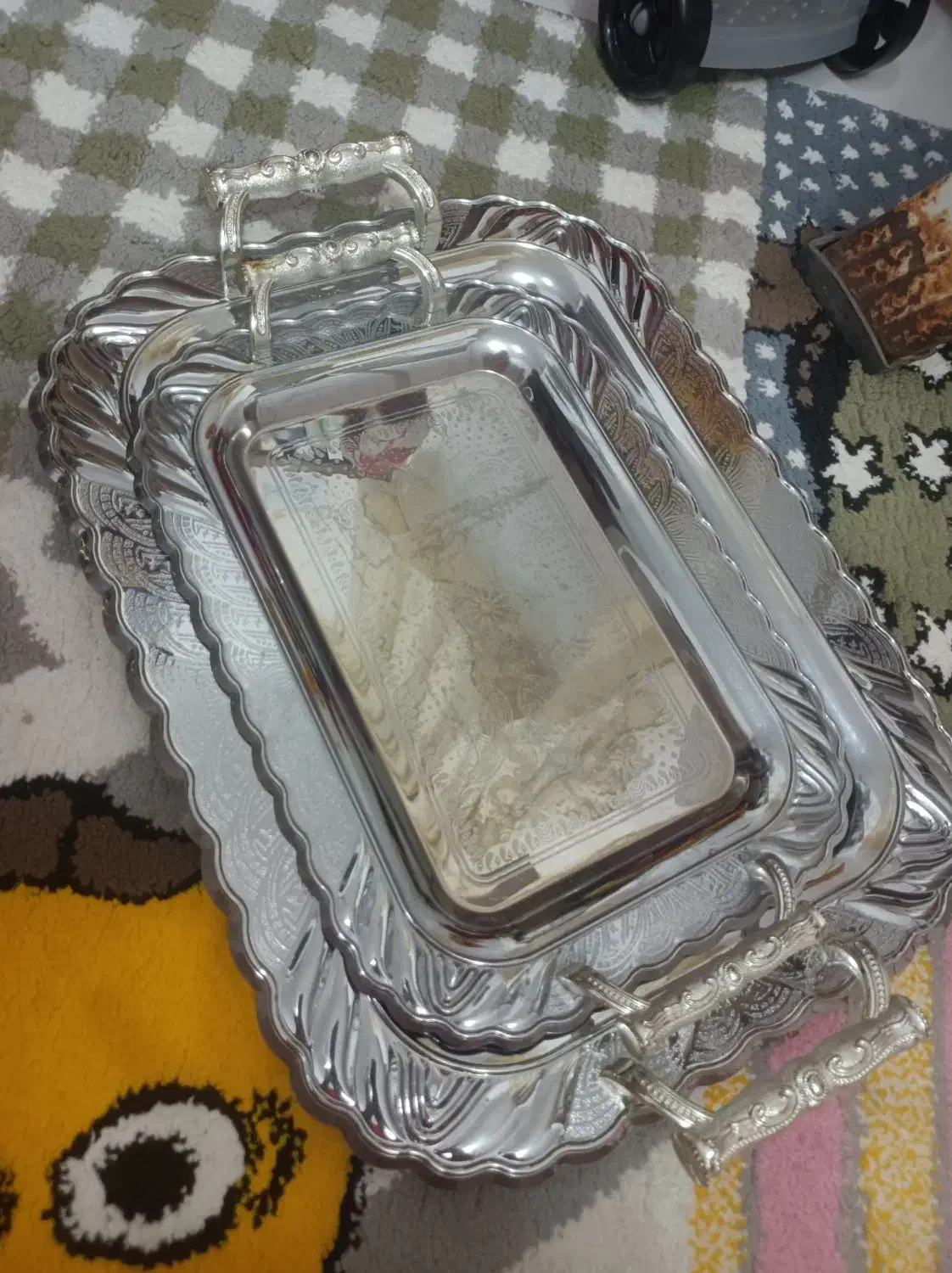 دو عدد سینی خیلی بزرگ|ظروف سرو و پذیرایی|تربتحیدریه, مظفریه|دیوار