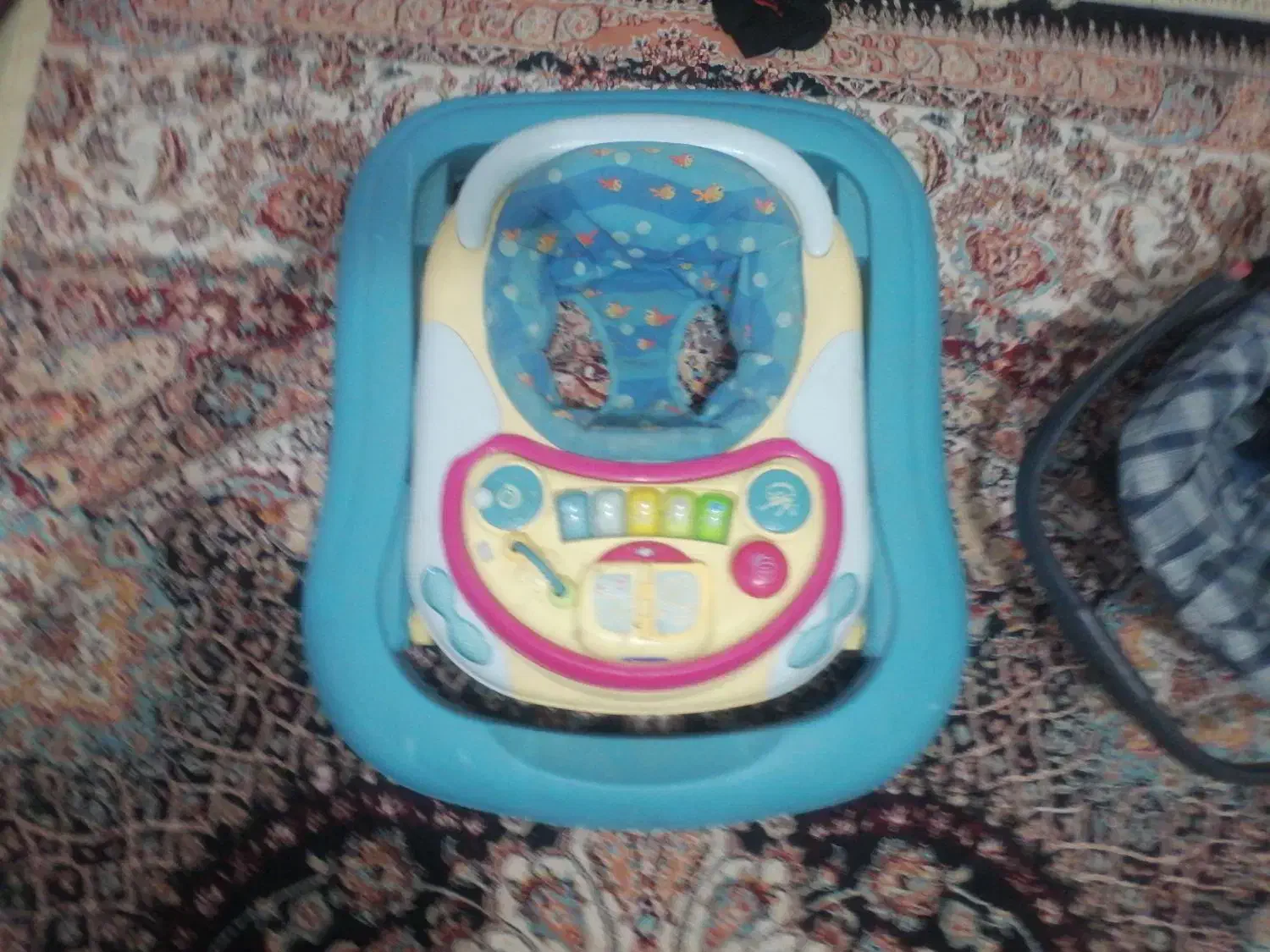 گهواره و نینی لای و روروک|کالسکه و لوازم جانبی|شیراز, ماه فیروزان|دیوار