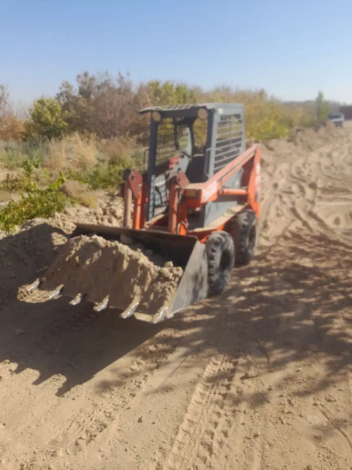 مینی لودر عرض ۱متر و ۲۰|خدمات حمل و نقل|کاشان, عربها|دیوار