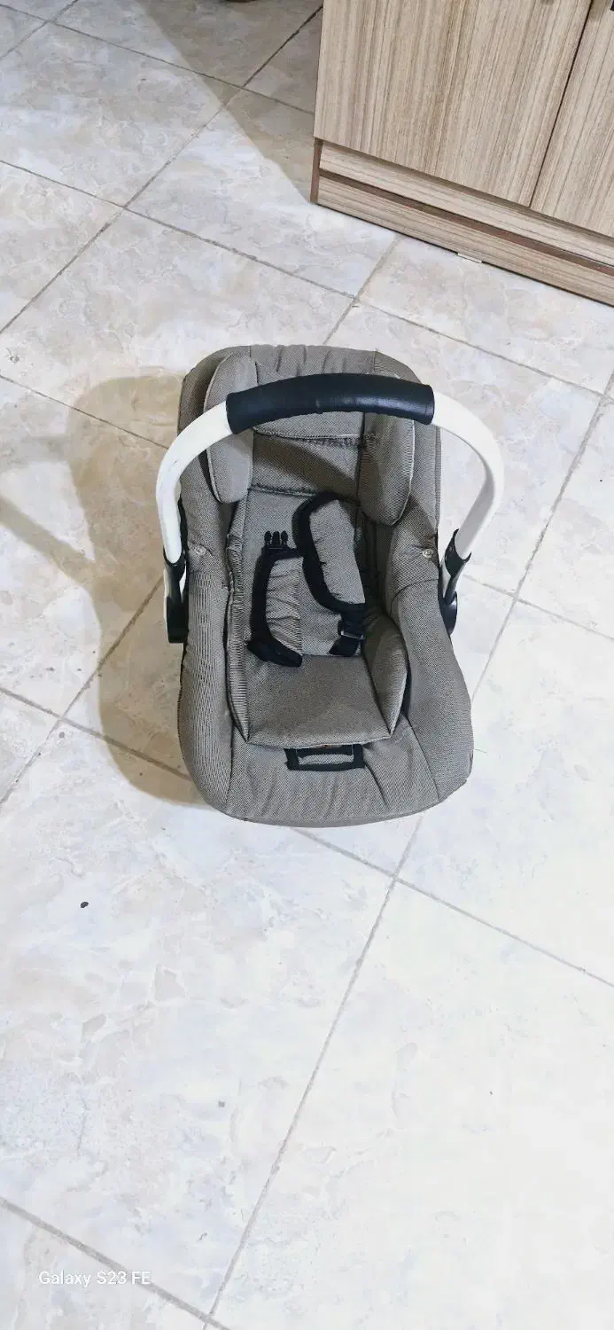 کریر در حد نو استفاده نشده|کالسکه و لوازم جانبی|قشم, |دیوار