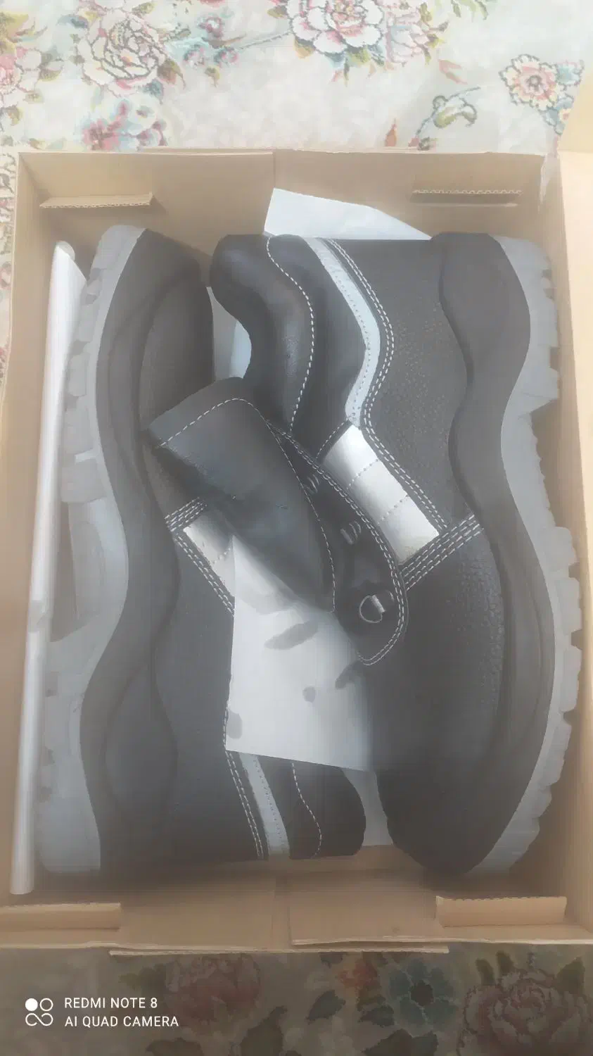 کفش ایمنی|کیف، کفش، کمربند|ملایر, |دیوار