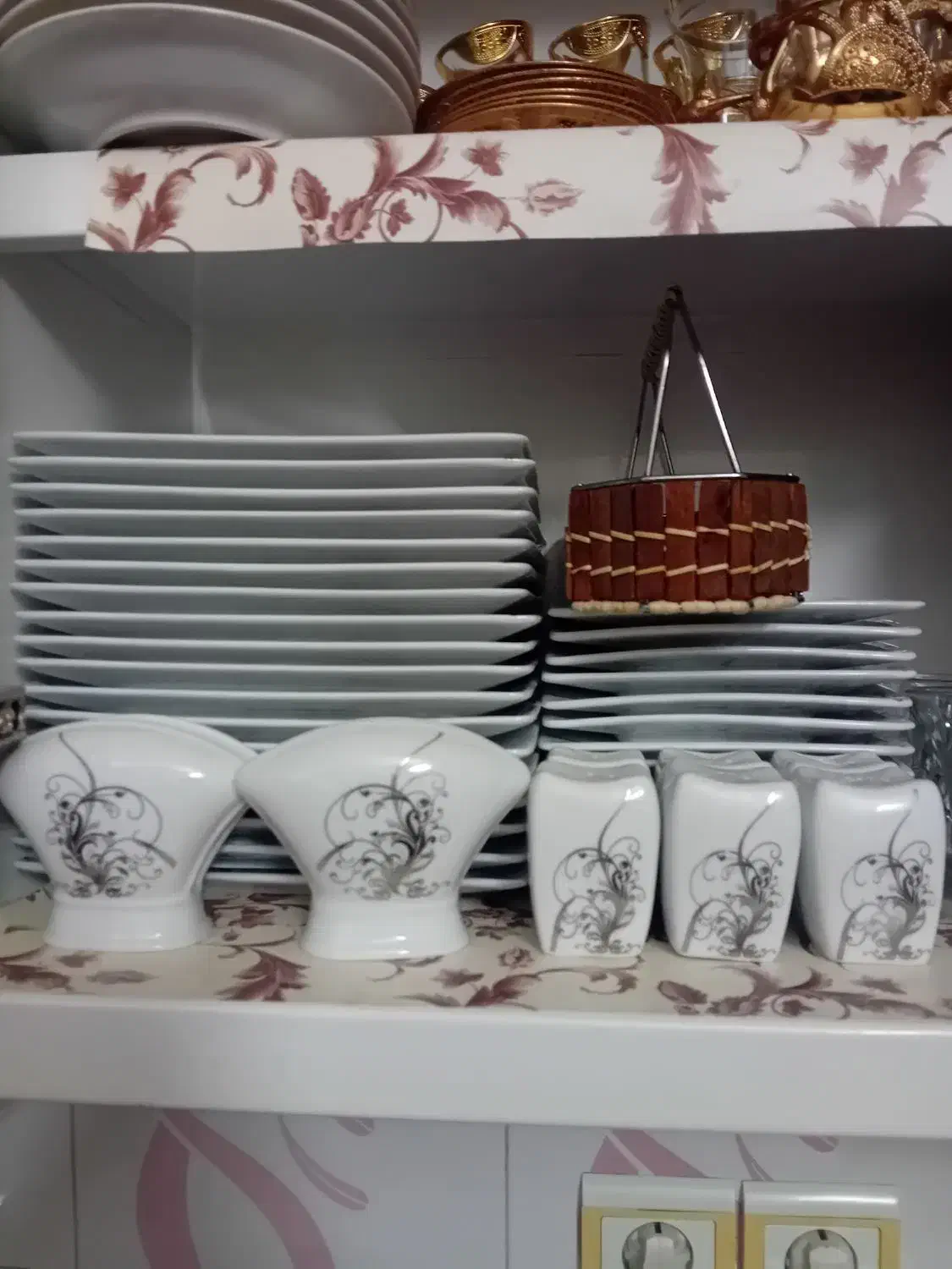 چینی ۱۸ نفره|ظروف سرو و پذیرایی|قنوات, |دیوار