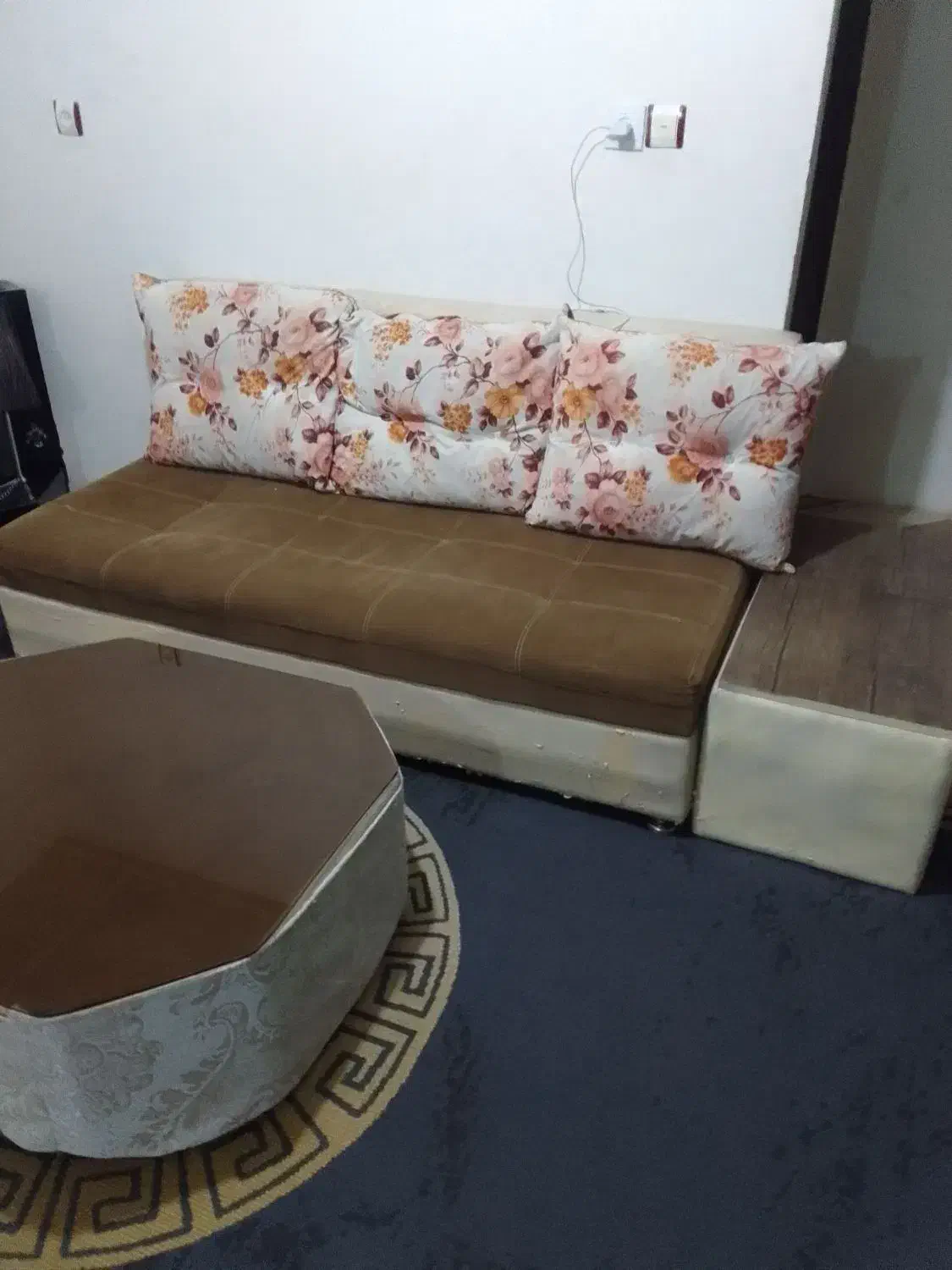 یک دست مبل راحتی برای باغ و ارایشگاه|مبلمان خانگی و میز عسلی|باخزر, |دیوار