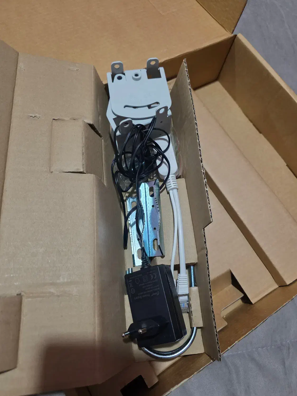 رادیو وایرلس میکروتیک مدل RBQRTG-2SHPnD QRT 2|مودم و تجهیزات شبکه|پردیس, فاز ۶|دیوار