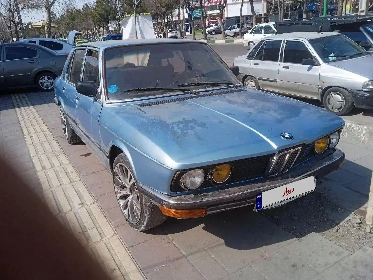 بی ام و|خودرو کلاسیک|تهران, فلسطین (میدان انقلاب)|دیوار