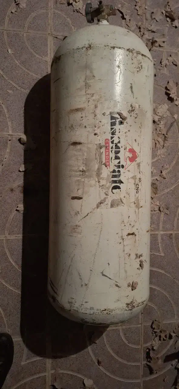 مخزن گاز CNG باظرفیت18 کیلو فوری|قطعات یدکی و لوازم جانبی|اردکان, |دیوار