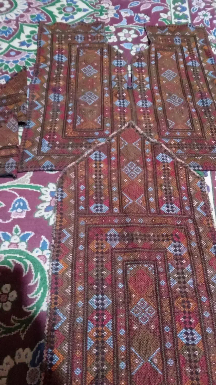 چند دست زیاستین فروشی|لباس|خاش, |دیوار