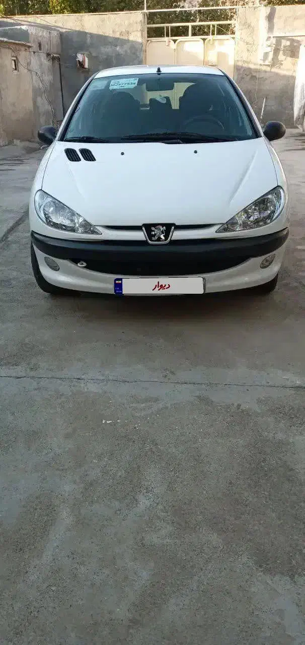 ماشین ۲۰۶ در صحنه|خودرو سواری و وانت|صحنه, |دیوار