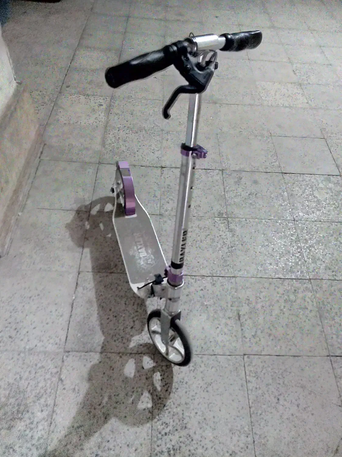 یک عدد اسکوتر و دو حلقه لاستیک نو دوچرخه 24|دوچرخه، اسکیت، اسکوتر|هرسین, |دیوار