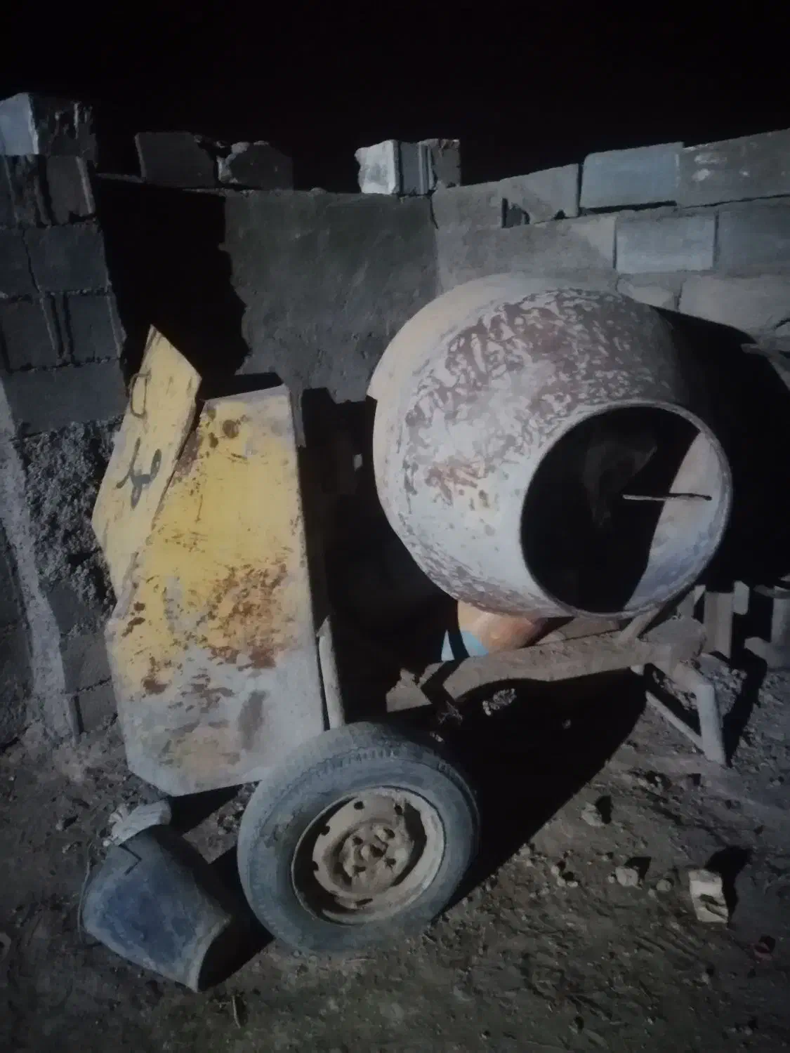 دستگاه میکسر|مصالح و تجهیزات ساختمان|مشهد, دهشک|دیوار