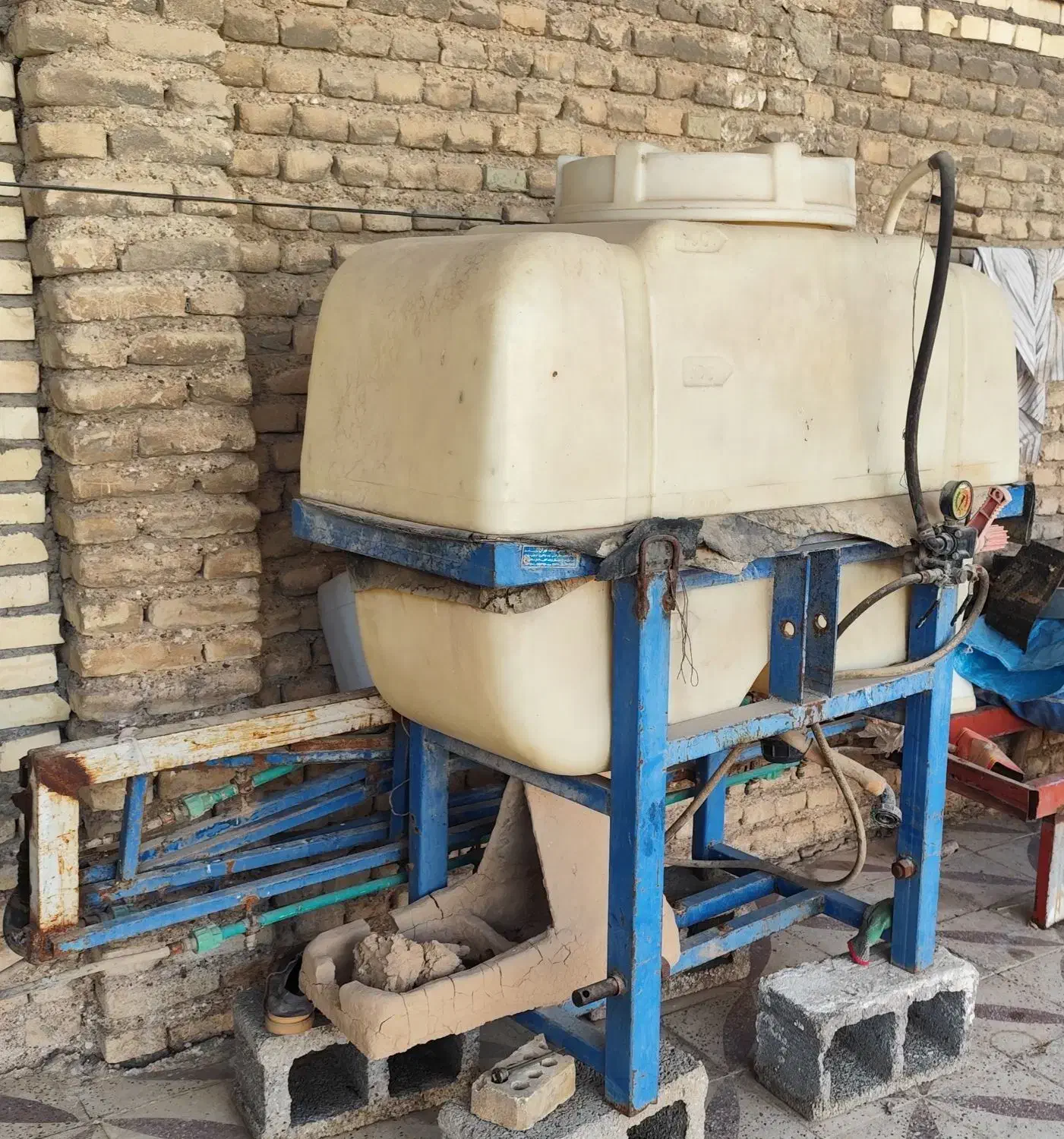 سمپاش ۴۰۰ لیتری سالم سالم بدون پمپ|ماشین‌آلات صنعتی|اندیمشک, |دیوار