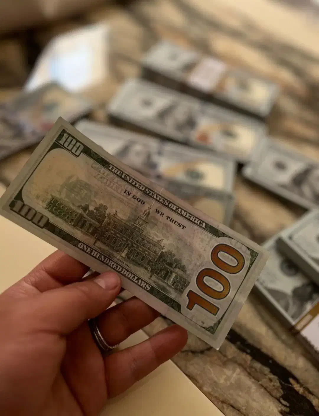 دلار سینمایی|کلکسیون سکه، تمبر، اسکناس|اصفهان, باغ نگاره|دیوار