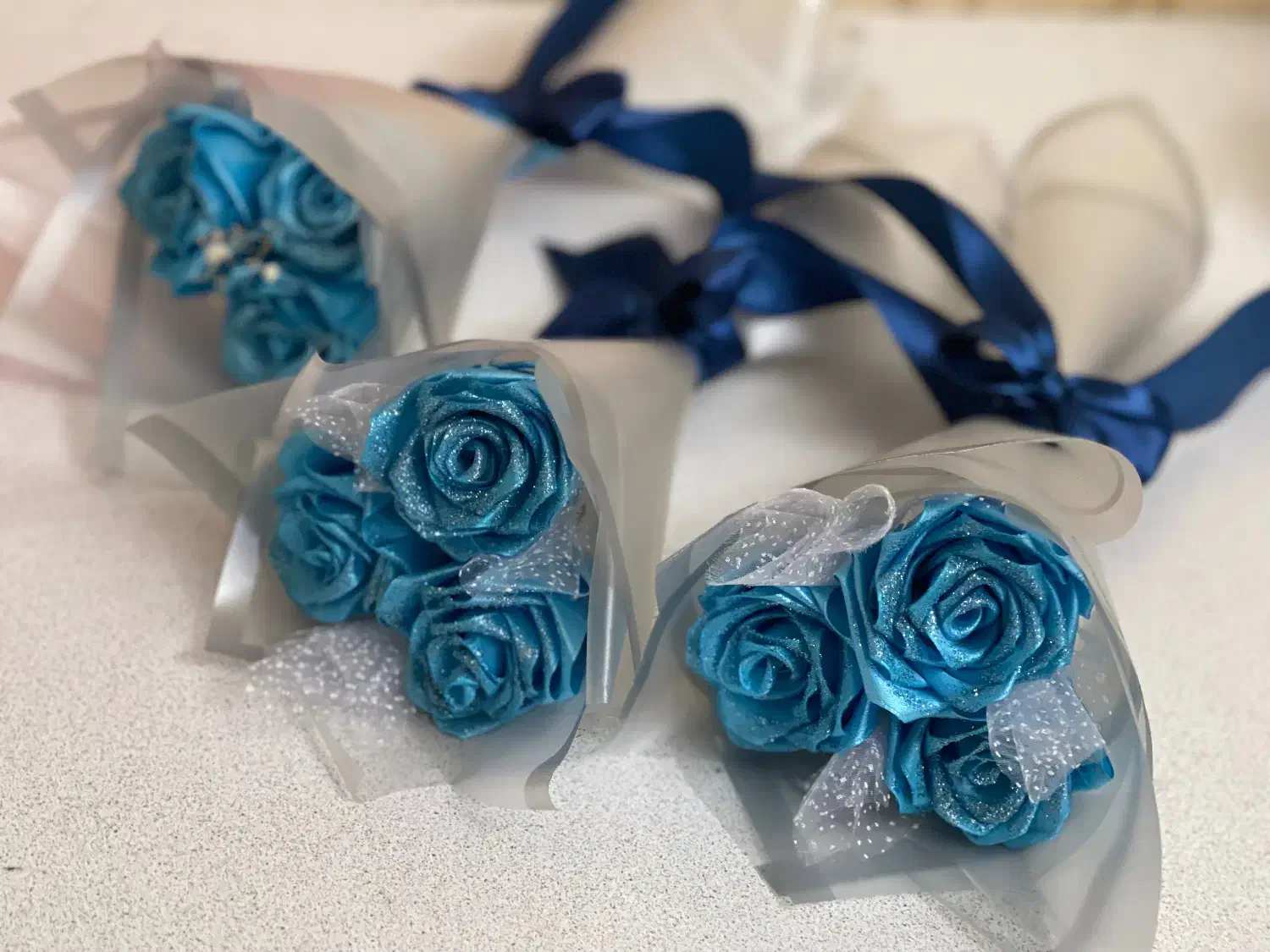 گل رزهای بزرگ مینی برای مناسبت ها|گل مصنوعی|تبریز, |دیوار