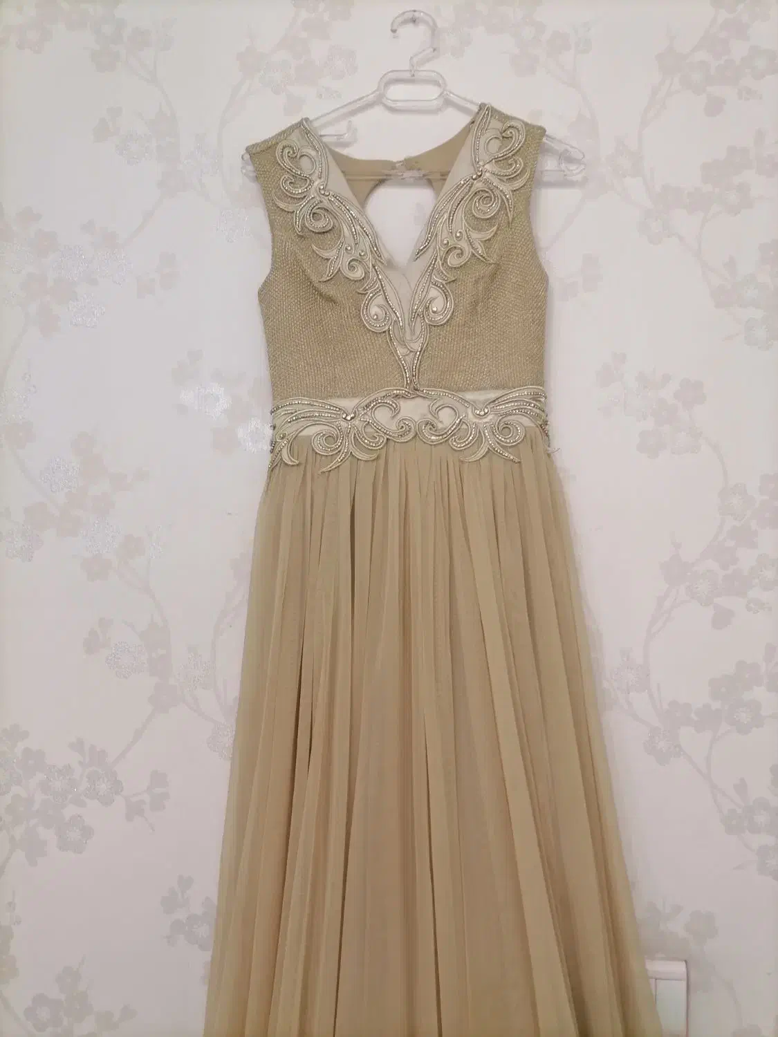 لباس|لباس|نیشابور, فردوس شمالی|دیوار