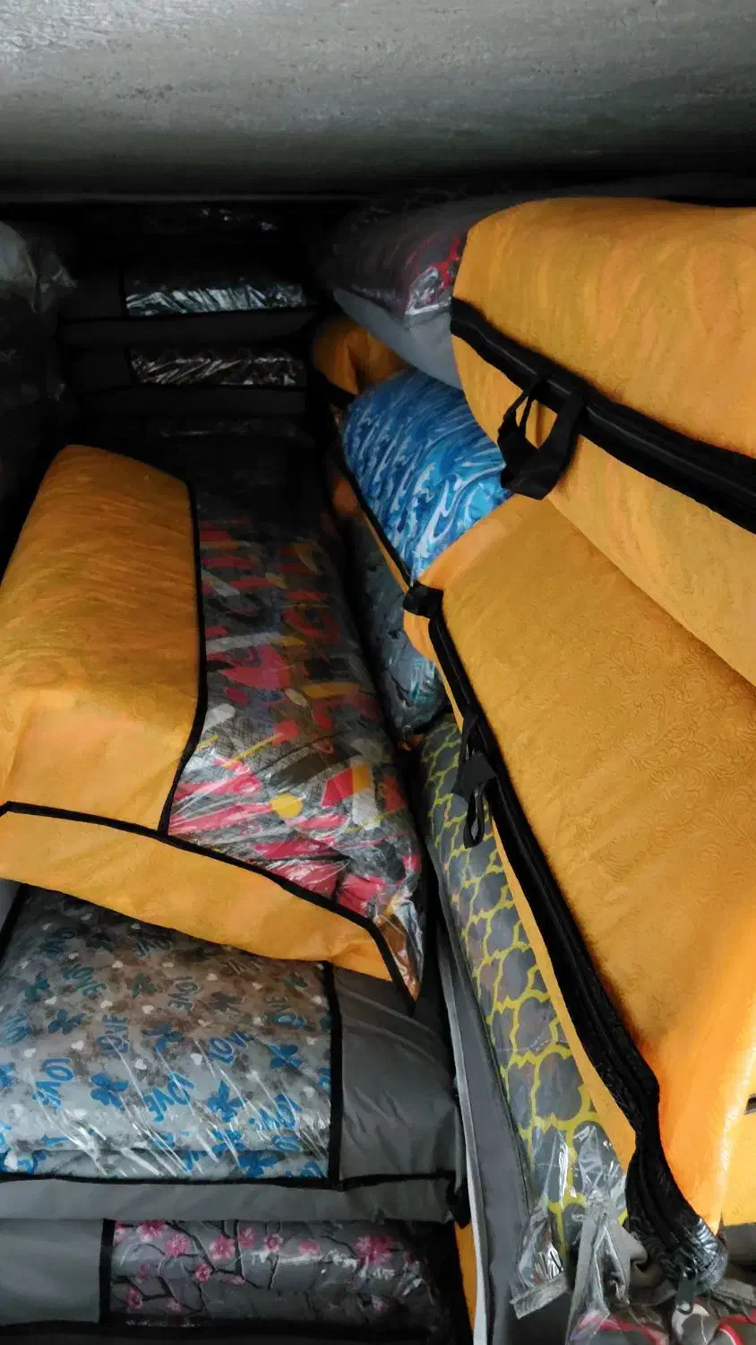 تشک مهمان ۰ زمینی /بالشت|رختخواب، بالش، پتو|نور, |دیوار