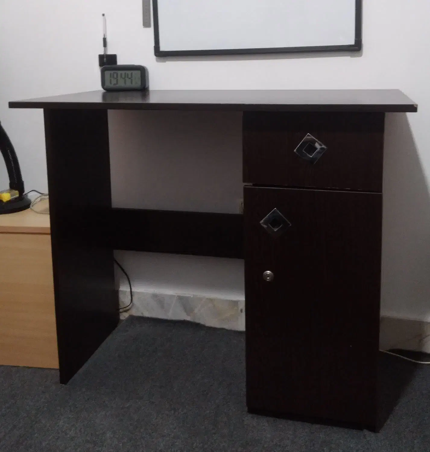 میز تحریر|میز تحریر و کامپیوتر|رشت, باهنر|دیوار