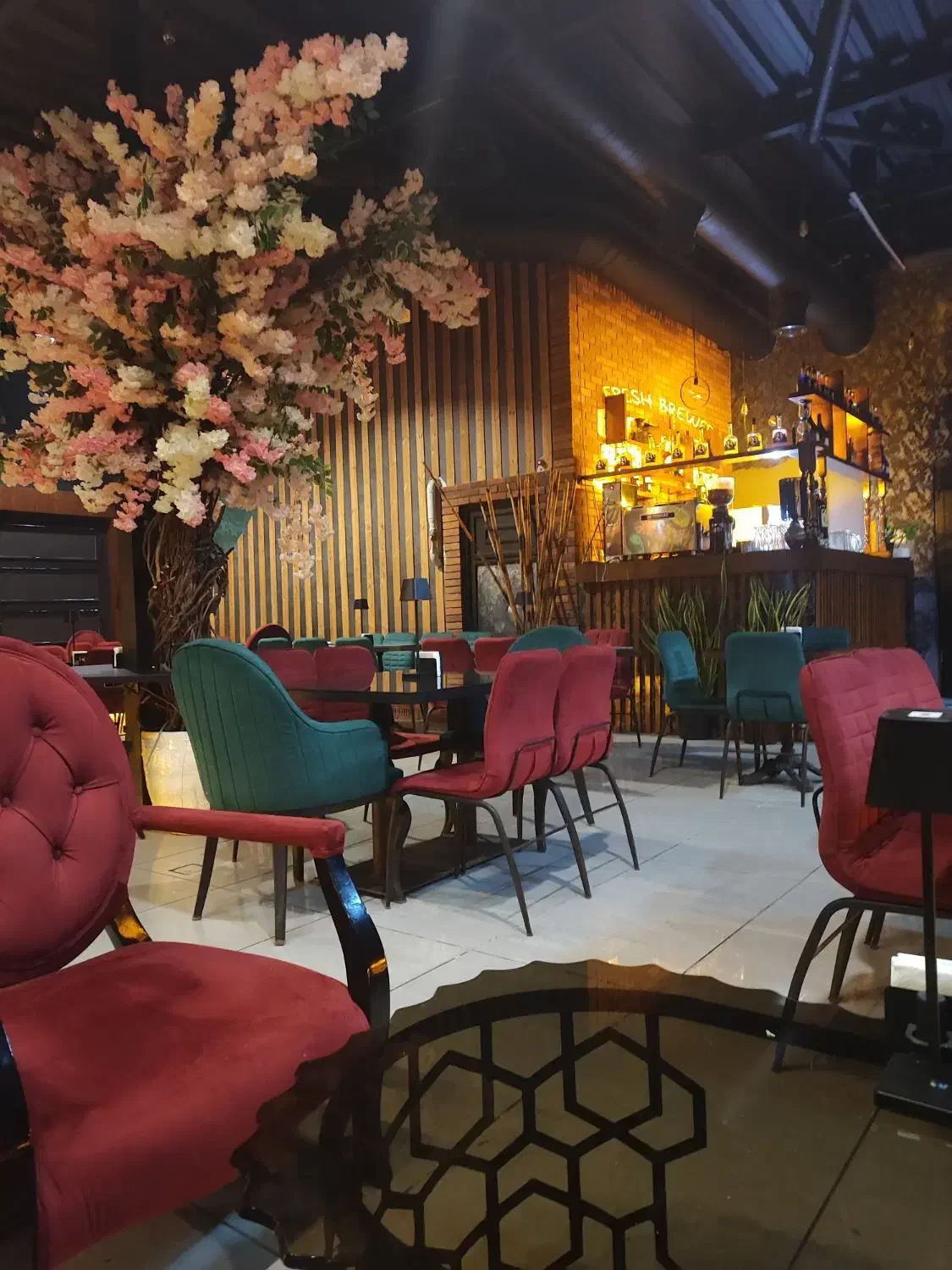 کارگر ساده جهت کار در رستوران|استخدام خدمات فروشگاه و رستوران|تهران, دارآباد|دیوار