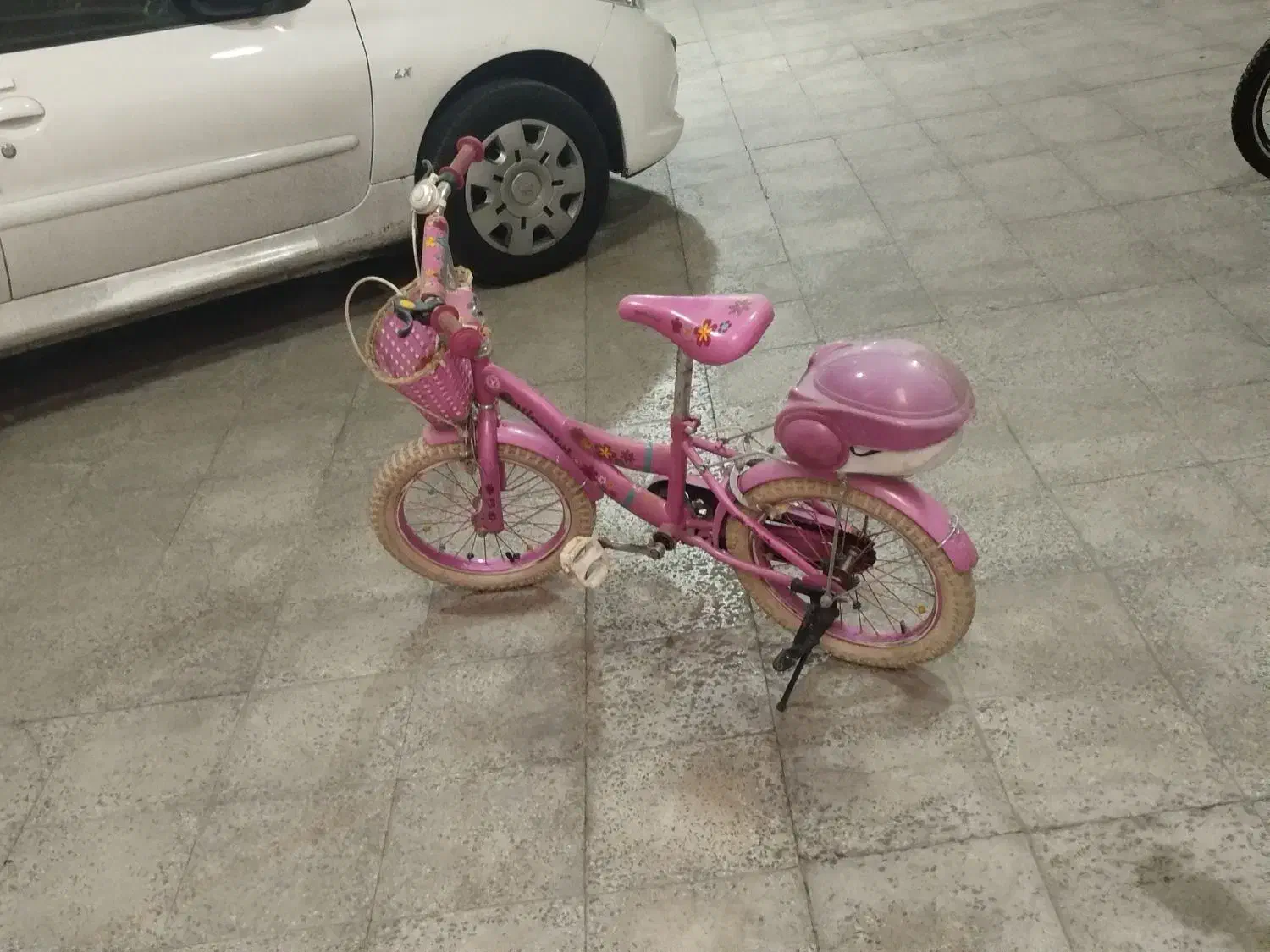 دوچرخه|دوچرخه، اسکیت، اسکوتر|بومهن, |دیوار