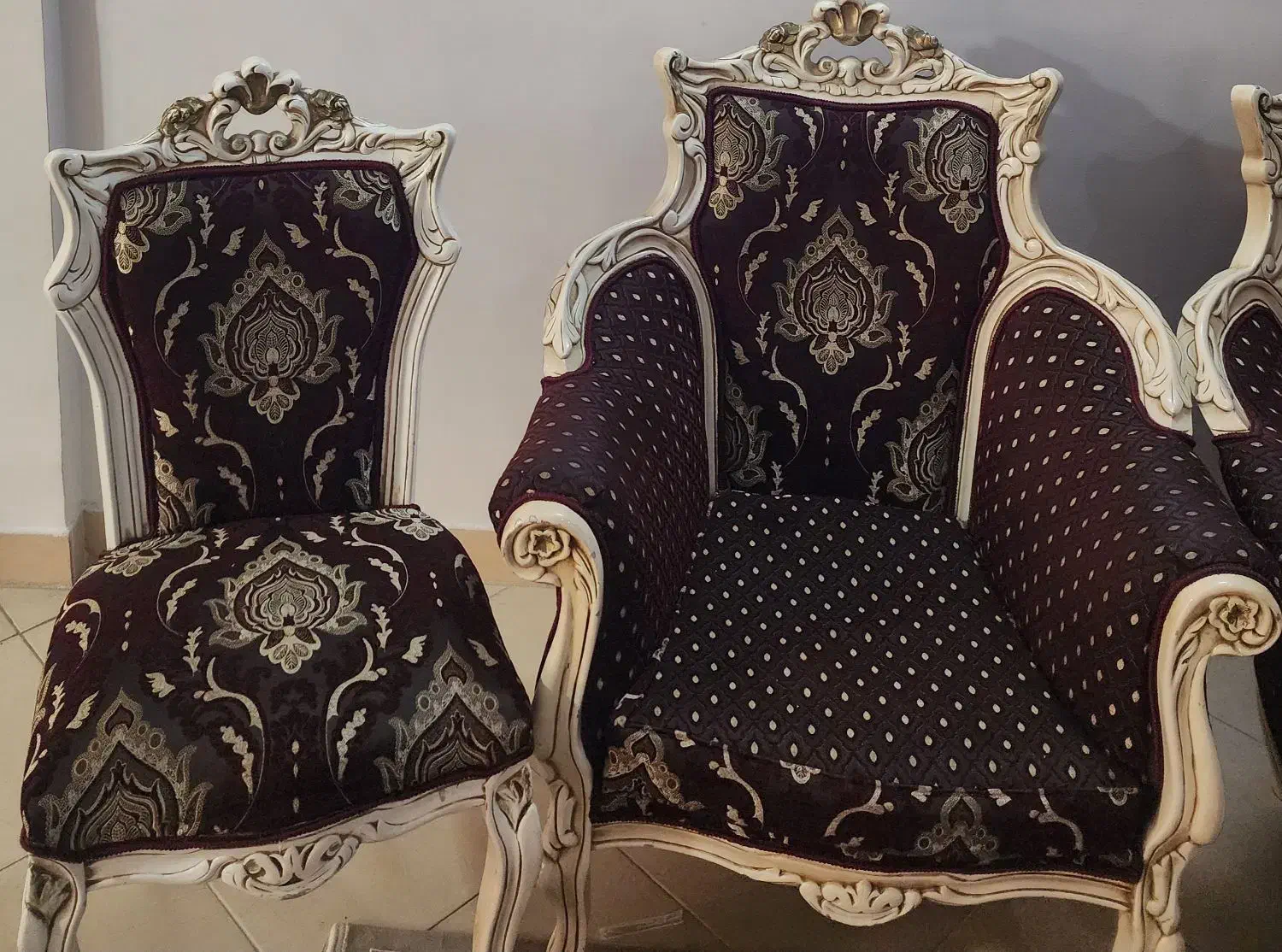 مبلمان|مبلمان خانگی و میز عسلی|گلبهار, شهر جدید گلبهار|دیوار