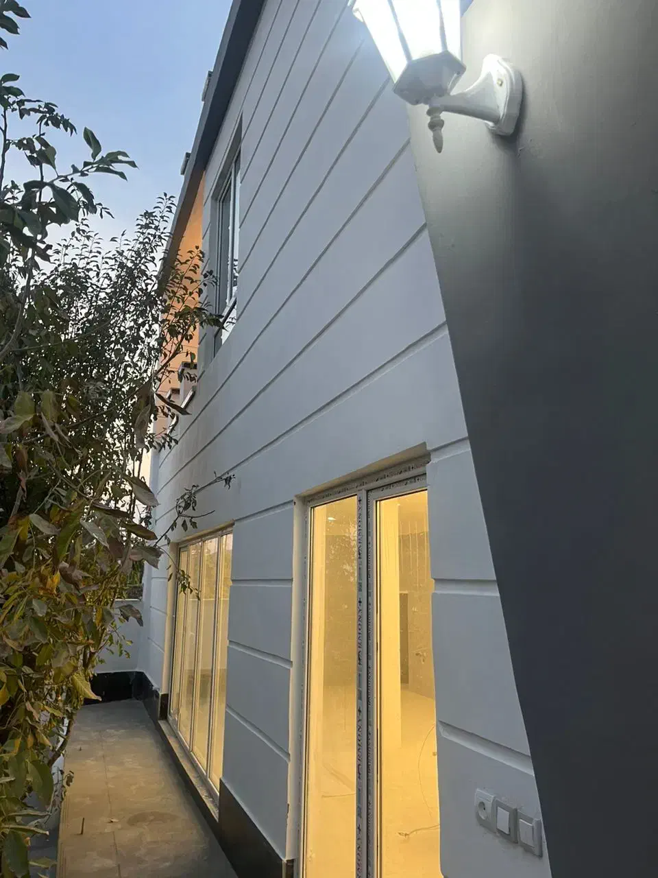 ویلای مدرن داخل بافت و منطقه تهرانی نشین|فروش خانه و ویلا|رودهن, |دیوار