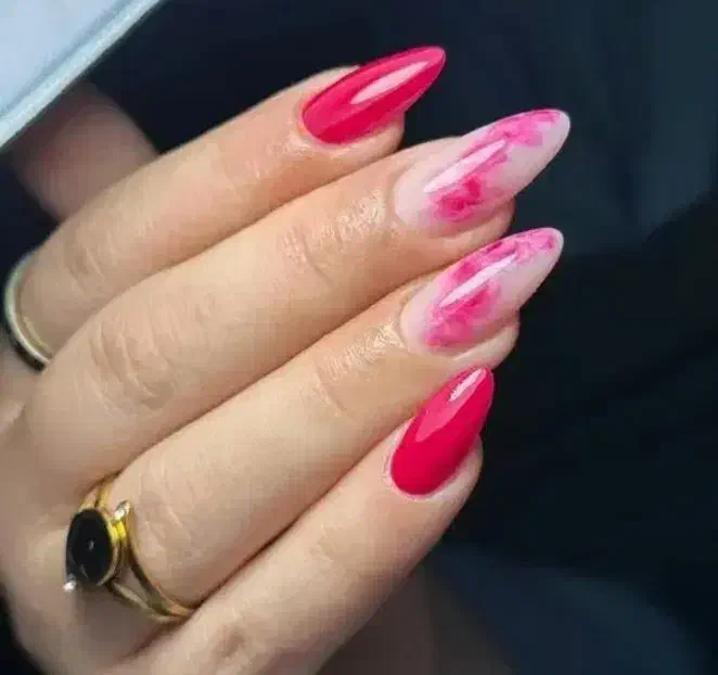 کاشت ناخن با ظرافت و زیبایی کامل|خدمات آرایشگری و زیبایی|قم, پردیسان|دیوار