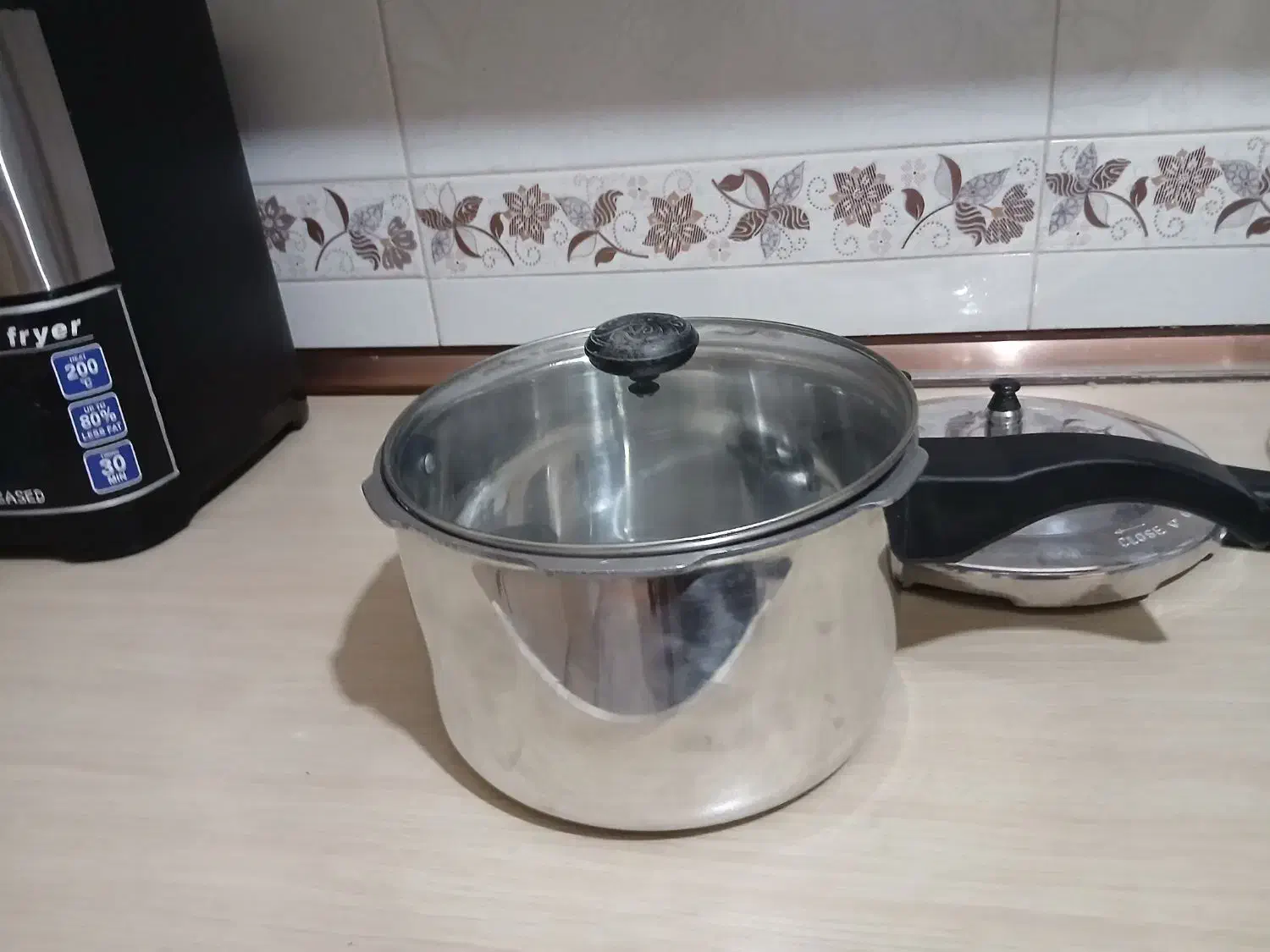 زودپز نو|ظروف پخت‌وپز|قوچان, |دیوار