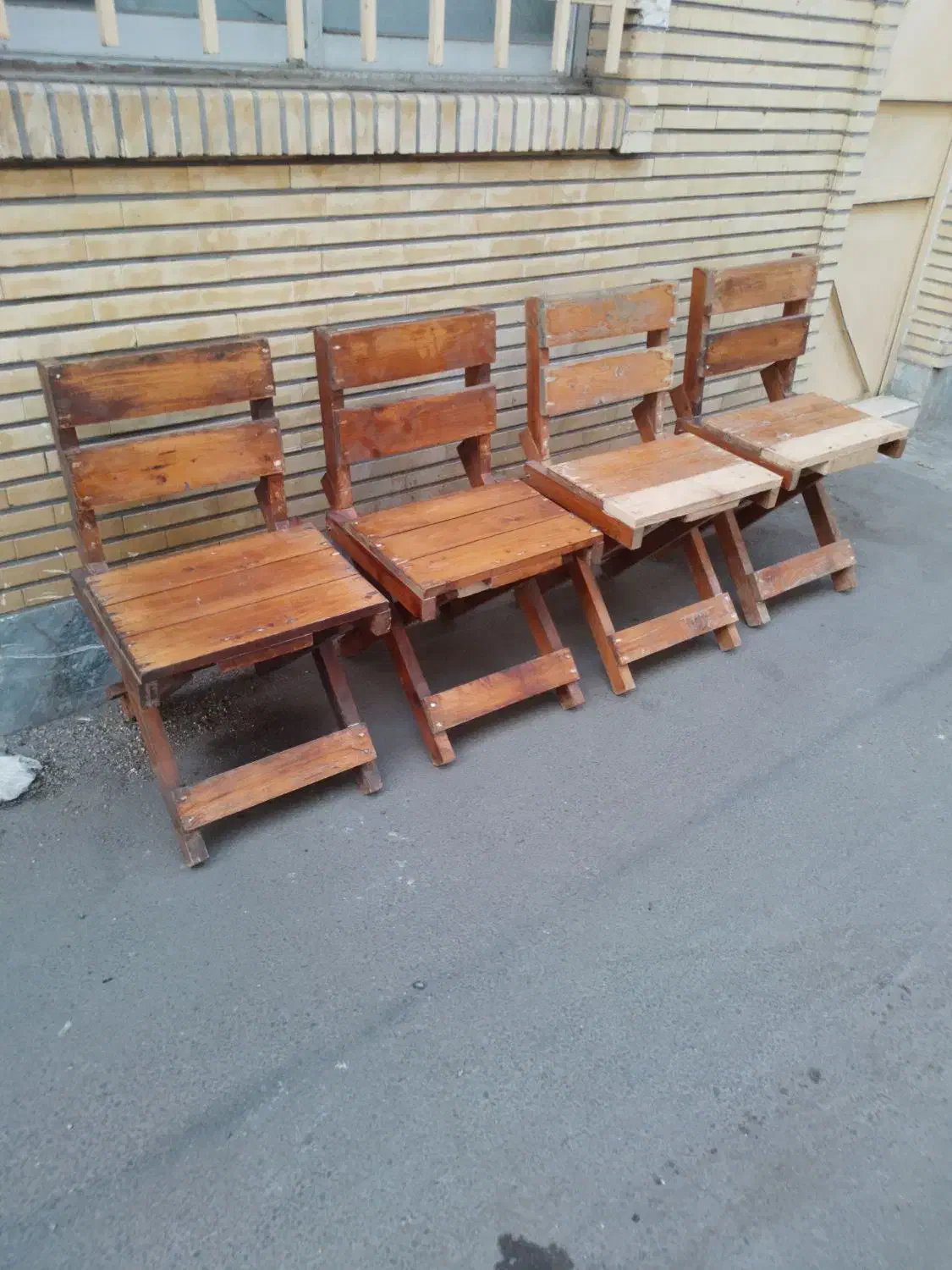 صندلی کمجا چوبی|میز و صندلی غذاخوری|رشت, کوی فرهنگیان|دیوار