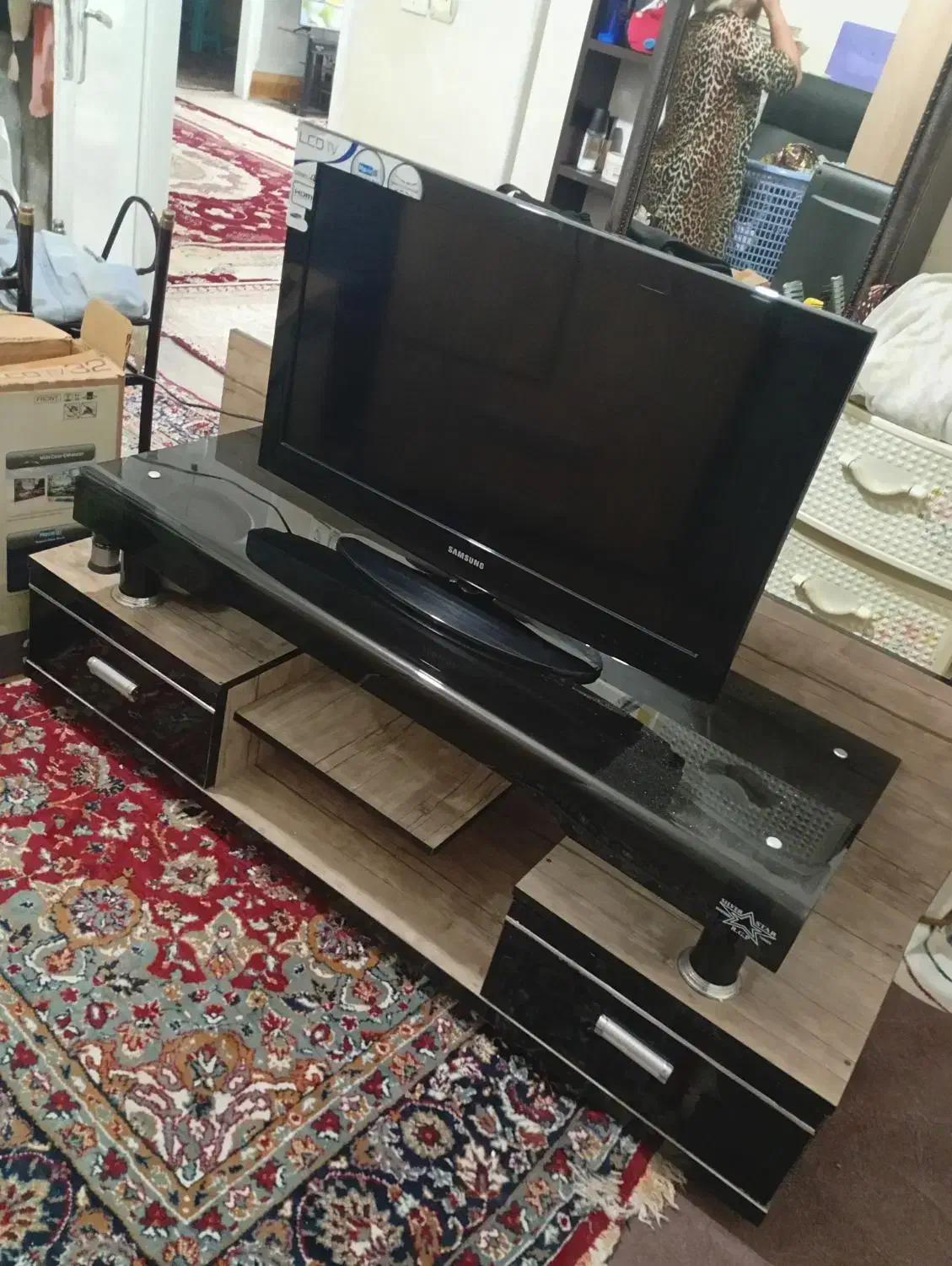 میز و تلویزیون|تلویزیون و پروژکتور|ملایر, |دیوار