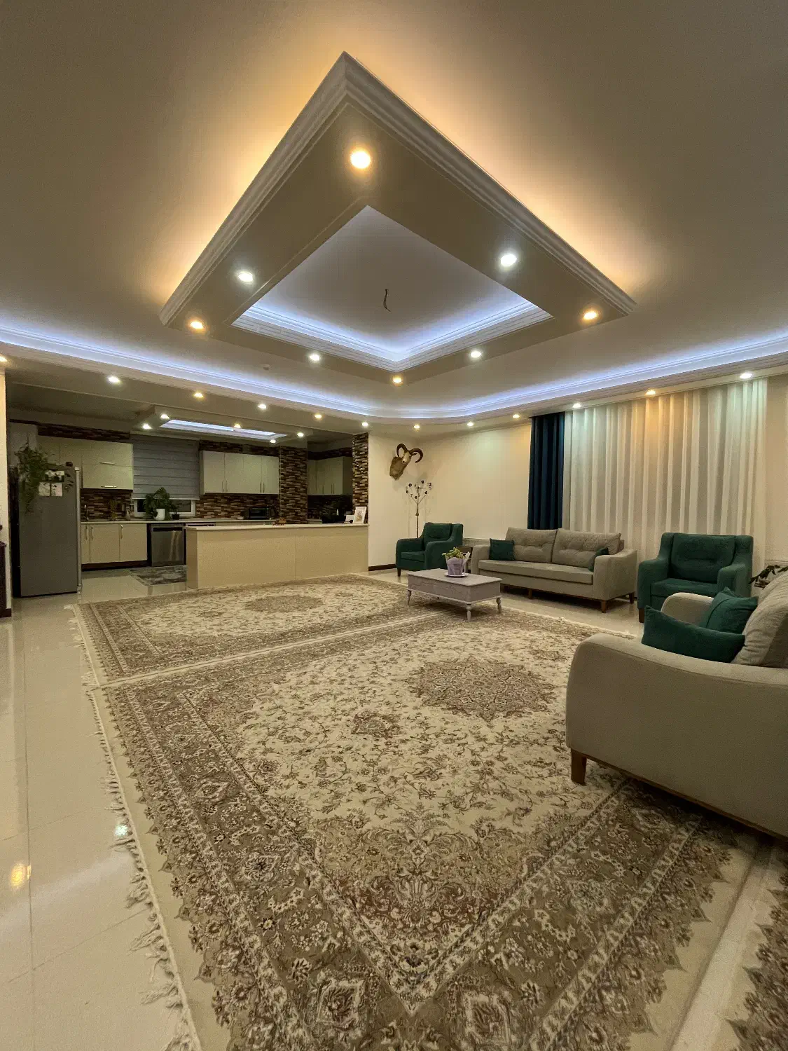 اجاره آپارتمان شیک کارگر|اجارهٔ آپارتمان|سمنان, |دیوار