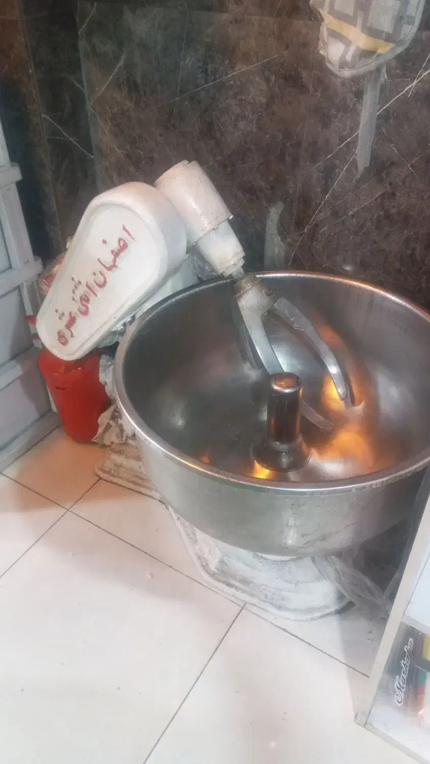 وسایل قنادی خمیرگیر،وردنه برقی|فروشگاه و مغازه|قزوین, |دیوار