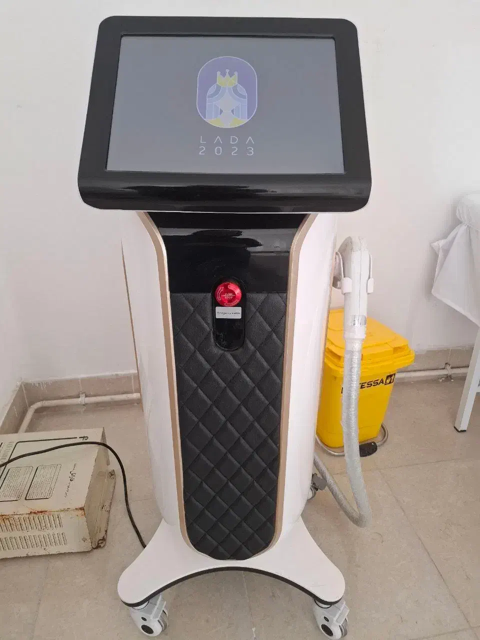 لیزر موهای زائد|پزشکی|ملکان, |دیوار