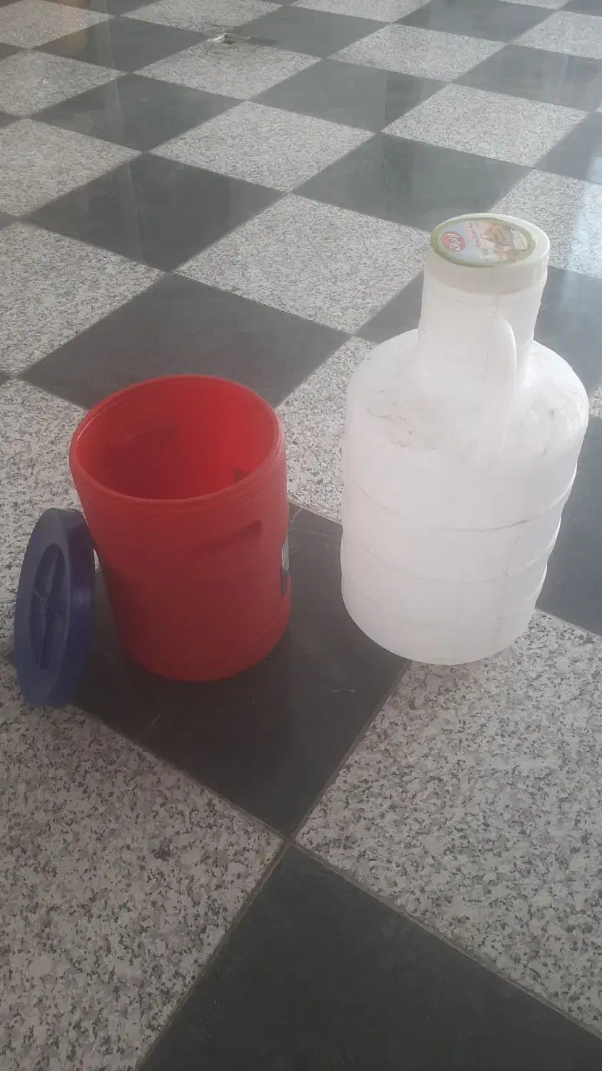 دبه خالی|ظروف نگهدارنده، پلاستیکی، یک‌بارمصرف|بیرجند, |دیوار