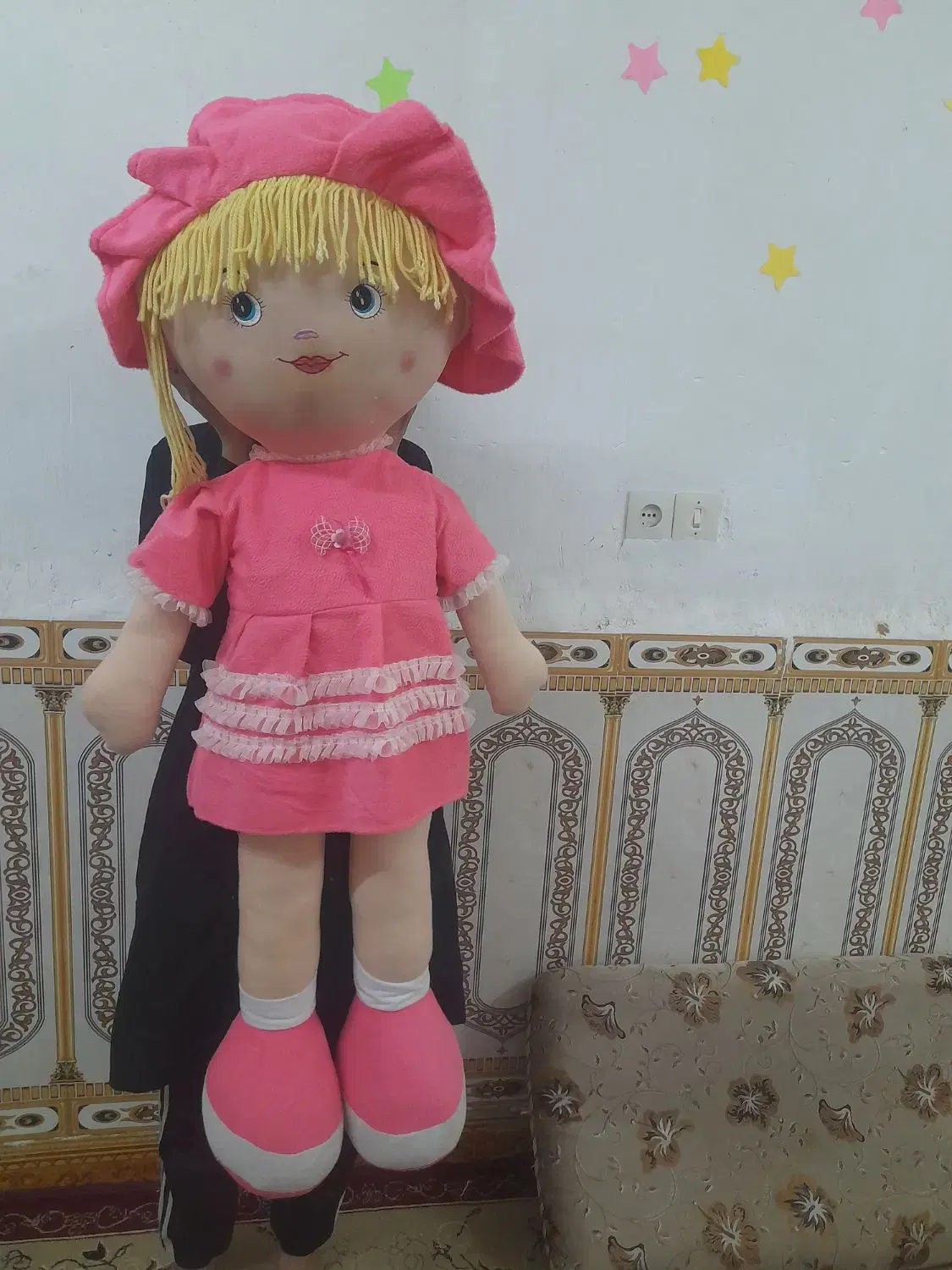 عروسک|اسباب‌بازی بچه|خرمشهر, |دیوار