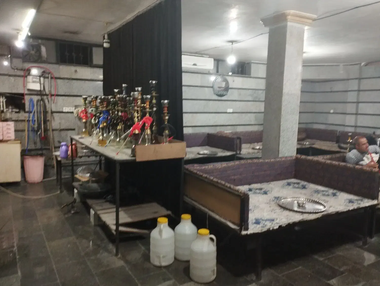 کار در کافه سنتی موجود در شهر بازرگان|استخدام خدمات فروشگاه و رستوران|بازرگان, |دیوار