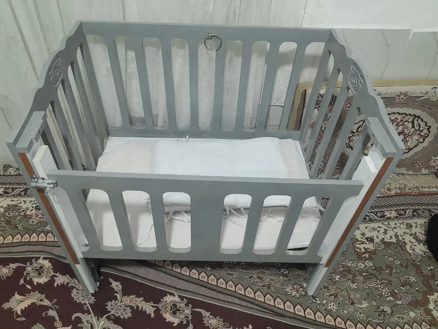 تخت نوزاد|تخت و صندلی بچه|نیشابور, شهید جعفری|دیوار