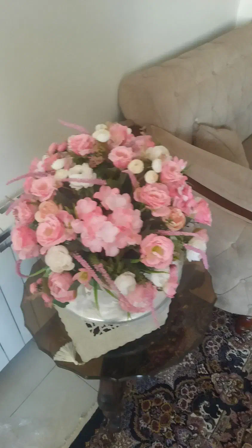 گل وگلدان با پایه سرامیکی نقره ای کاملا سالم|گل مصنوعی|تهران, ابوذر|دیوار