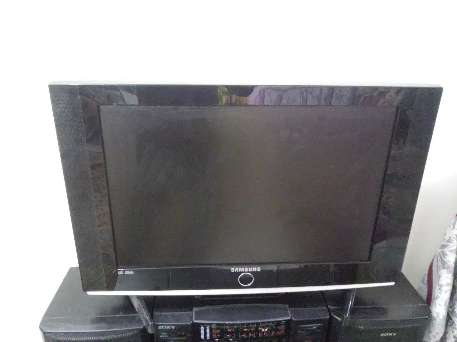 ال ای دی سامسونگ ۲۲ اینچ|تلویزیون و پروژکتور|تبریز, |دیوار