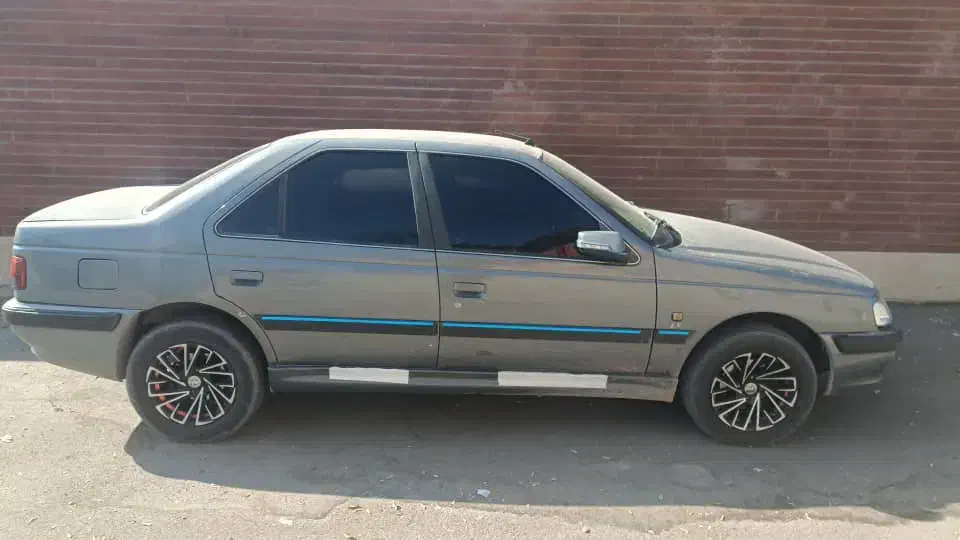 معاوضه پژو پارس خاکستری با رانا پاناروما|خودرو سواری و وانت|کرمان, |دیوار