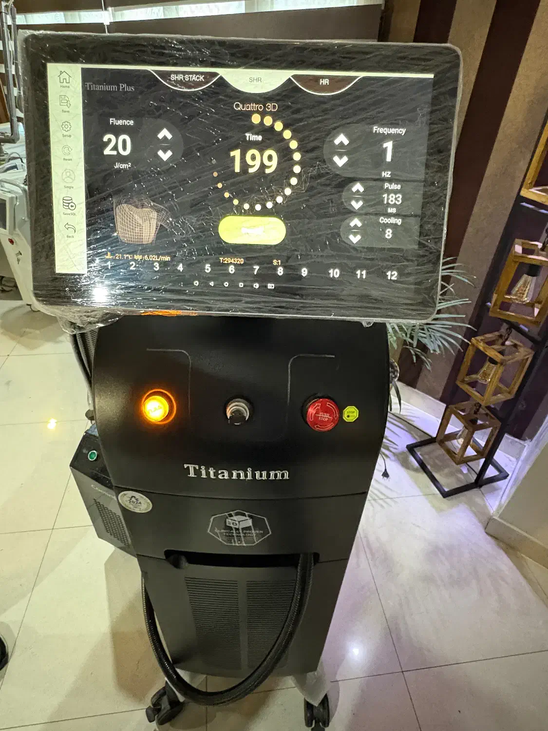 فروش دستگاه لیزر تیتانیوم df وارداتی|آرایشی، بهداشتی، درمانی|تهران, حکمت|دیوار