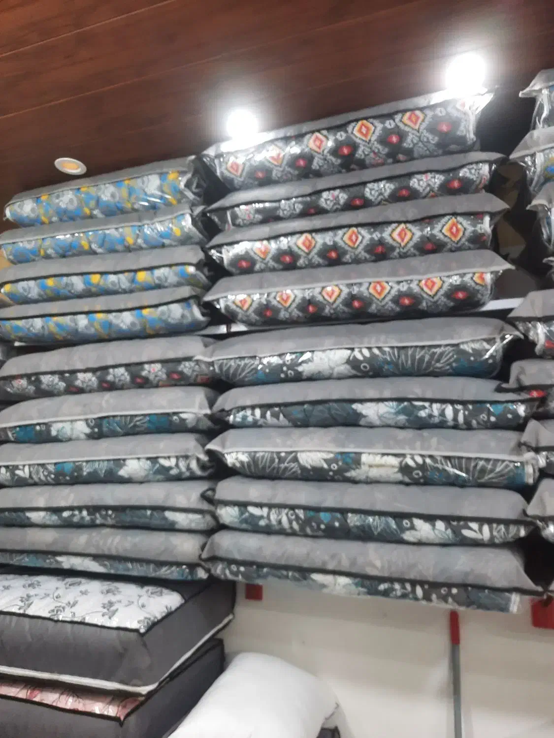 تشک مهمان مسافرتی یکنفره سایز ۸۷×۱۸۵|رختخواب، بالش، پتو|مشهد, سعد آباد|دیوار